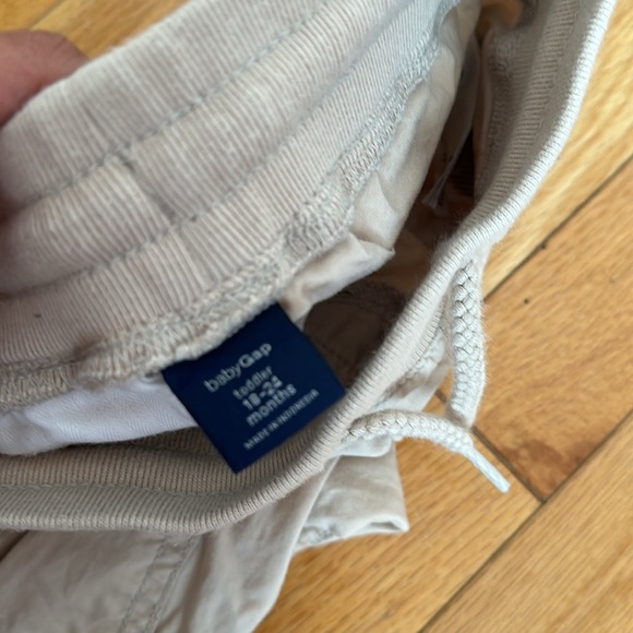 Baby Gap Toddler Cargo pants 18-24 months - Picture 3 of 3